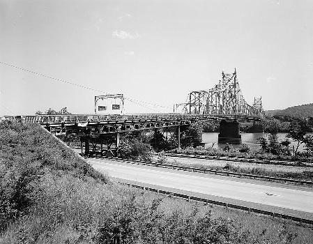 Sewickley Bridge, Sewickley, Pennsylvania. (HAER, PA,2-SEW,1-24)