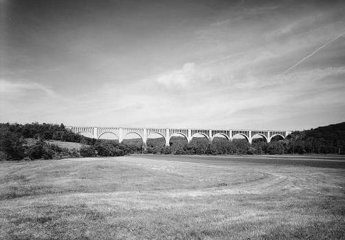 Tunkhannock Viaduct. (HAER, PA,66-NICH,1-2)