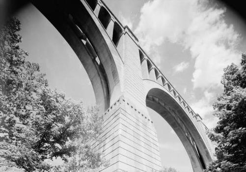 Tunkhannock Viaduct. (HAER, PA,66-NICH,1-8)