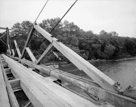 Chow Chow Bridge : Three-quarter view of deck and king post trusses showing suspension cables. 
(HAER, WASH,14-TAH.V,1-5)