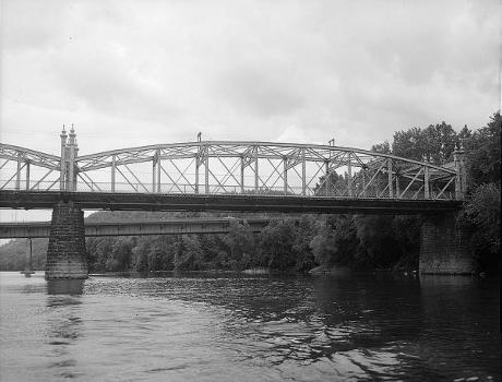 Bridgeport Bridge, Bridgeport, Ohio. (HAER, WVA,35-WHEEL,5-3)