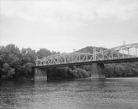 Bridgeport Bridge, Bridgeport, Ohio. (HAER, WVA,35-WHEEL,5-4)