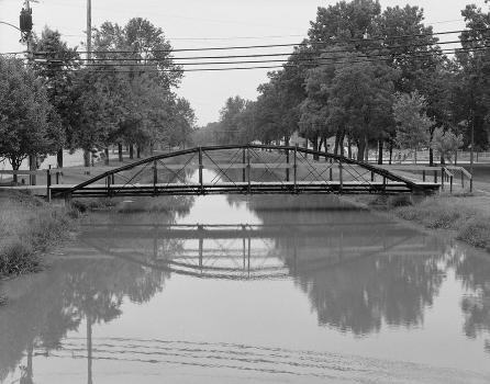 Blackhoof Street Bridge, Spanning the Miami-Erie Canal, New Bremen, Auglaize County, OH (HAER, OHIO,6-NEWBR,1-4)