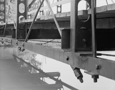 Blackhoof Street Bridge:Spanning the Miami-Erie Canal, New Bremen, Auglaize County, OH (HAER, OHIO,6-NEWBR,1-10)