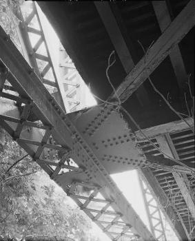 Dresden Suspension Bridge (1914) (HAER, OHIO,60-DRES,1-11)
