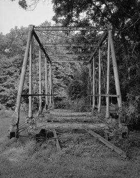 Walnut Street Bridge : Formerly spanning Saucon Creek, Hellertown, Northampton County, PA (HAER, PA,48-HELLT,3-2)