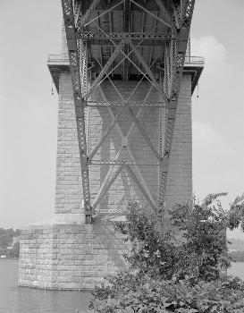 McKees Rocks Bridge, Pittsburgh, Pennsylvania. (HAER, PA,2-MCKRO,2-11)