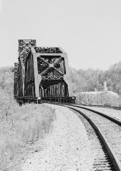 Pittsburgh & Lake Erie Railroad Ohio River Bridge, Beaver, Pennsylvania. (HAER, PA,4-BEAV,1-8)
