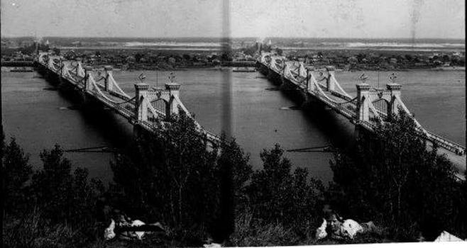 Czar Nicholas I Suspension Bridge : Czar Nicholas I Suspension Bridge over the Dnieper River, Kiev, Russia (now Ukraine). Stereotypic image