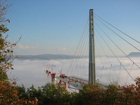 Millau-Viadukt im Bau – Quelle: Unbekannt