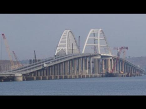 New bridge cements Russia’s hold on Crimea:The bridge linking Russia and the Crimean peninsula, annexed by Moscow in 2014, is a source of pride for Vladimir Putin but has brought anger in Ukraine. …
READ MORE : http://www.euronews.com/2018/05/18/new-bridge-cements-russia-s-hold-on-crimea
What are the top stories today? Click to watch: https://www.youtube.com/playlist?list=PLSyY1udCyYqBeDOz400FlseNGNqReKkFd
euronews: the most watched news channel in Europe
Subscribe! http://www.youtube.com/subscription_center?add_user=euronews 
euronews is available in 13 languages: https://www.youtube.com/user/euronewsnetwork/channels
In English:
Website: http://www.euronews.com/news
Facebook: https://www.facebook.com/euronews
Twitter: http://twitter.com/euronews
Google+: http://google.com/+euronews
VKontakte: http://vk.com/en.euronews