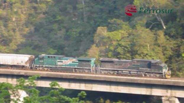 Ferrosur - " Viaducto túnel pensil " Atoyac Veracruz:GEVO 4719 - 4710
AC4400CW - 4417 - 4420 - 4405 
Captura sobre el viaducto tunel pensil