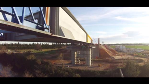 Lançage de la charpente métallique du viaduc du Vistre:Le 10 décembre 2014, les équipes d'Oc'Via Construction ont procédé au lançage de la charpente métallique du viaduc du Vistre, à Vestric et Candiac.