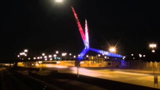 SkyDance Bridge - Oklahoma City:A portrait of the new SkyDance Pedestrian Bridge over the new I-40 in downtown Oklahoma City. Both were completed and opened earlier this year.
Video was shot August 31, 2012, the night of the full moon, which was also a "blue moon" — the second full moon in the same month.
Music: "Crash and Carry" by Oribtal.
—SS