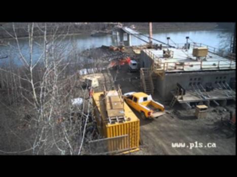 Terwillegar Park Footbridge construction time-lapse- south bank April 10 to 15, 2016 : Time-lapse video from April 10 to 15, 2016, showing the completion of the bridge deck from the south bank of the Terwillegar Park Footbridge.
For more information: http://Edmonton.ca/rivervalleyprojects