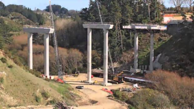 Karapiro Viaduct construction timelapse - October 2014 : The Cambridge section of the Waikato Expressway starts south of the existing Tamahere interchange and runs for 16km, ending around 2.5km south of Cambridge town where it connects with the existing State Highway 1. HEB Construction began work in September 2013, with completion planned for late 2016. When complete it will feature the 200m long and 40m high Karapiro Gully Viaduct, three interchanges and four other bridges.
Keep up to date with the Waikato Expressway project at:
http://www.nzta.govt.nz/projects/cambridge/index.html 
https://www.facebook.com/waikatoexpressway
