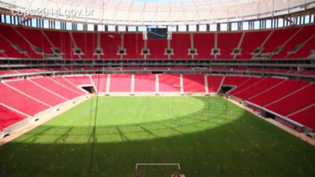 Estádio Nacional de Brasília Mané Garrincha: conheça os detalhes da arena:Inaugurado oficialmente em 18 de maio de 2013, estádio de Brasília receberá a abertura da Copa das Confederações e sete partidas do Mundial de 2014. Vídeo traz detalhes sobre estrutura, gramado, cobertura, vestiários e segurança do Mané Garrincha. Saiba mais sobre a preparação do Brasil para a Copa do Mundo da FIFA 2014 no Portal da Copa (http://www.copa2014.gov.br)