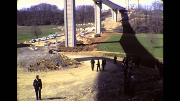 Construction du viaduc de l'Arrêt Darré:Construction du viaduc de l'Arrêt Darré, de 1985 à 1987. 
Filmé par Cinema Vivant Tarbes 
Réalisation Gérard Riffarth.