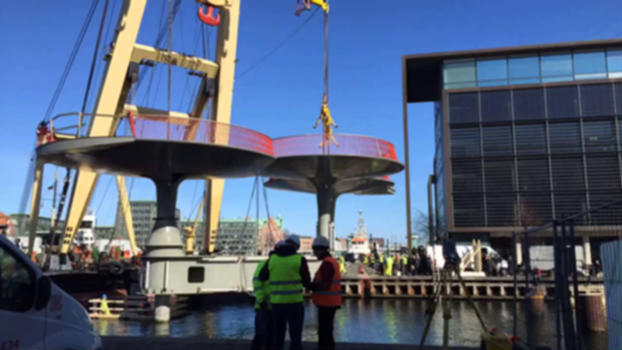 Timelapse af installation af cirkelbroen:Cirkelbroen, Christianshavns Brygge