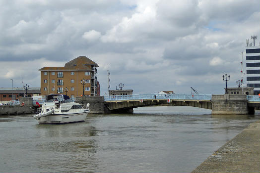 A view of the Haven Bridge from the South Quay in the town of Great Yarmouth, Norfolk