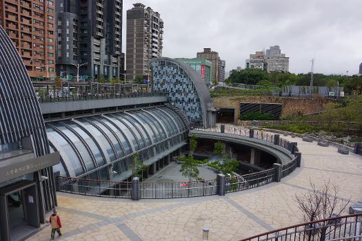 Metrobahnhof Daan Park