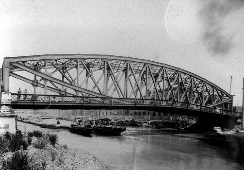 Chekiang Road Bridge (built in 1908) in Shanghai in 1910 approximately