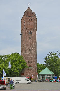 Wasserturm in Trelleborg : Die schwedische Stadt ist ein wichtiger Hafen mit Kraftfahrzeugfähren von Sassnitz, Rostock, Travemünde und Swinemünde.