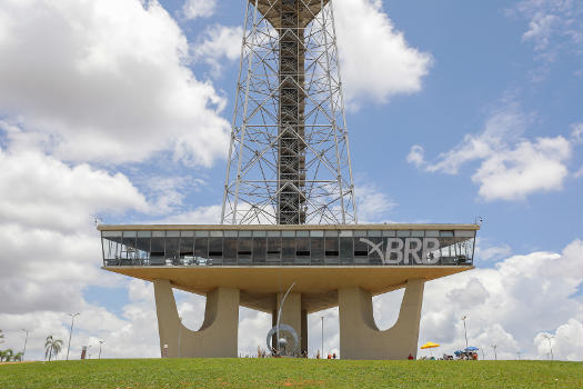 Tour de télévision de Brasilia