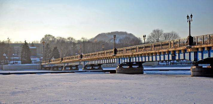 Pont sur le premier étang municipal