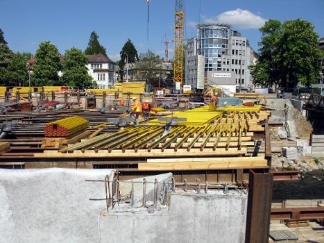 Freiburger Kronenbrücke, Vorbereitung für Schalungsarbeiten