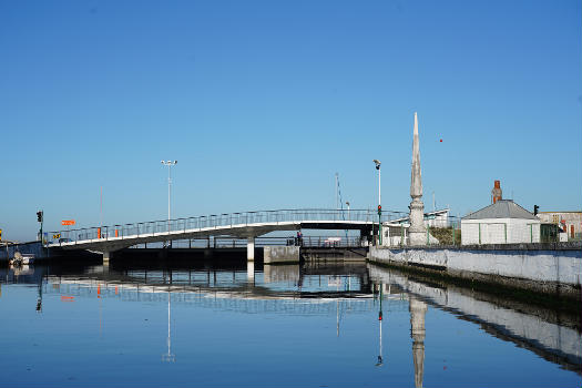 Canal das Pirâmides Movable Bridge