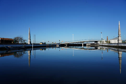 Canal das Pirâmides Movable Bridge