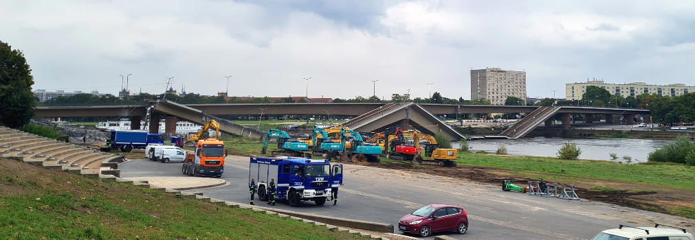 The Carola Bridge on the morning after the emergency explosive demolition