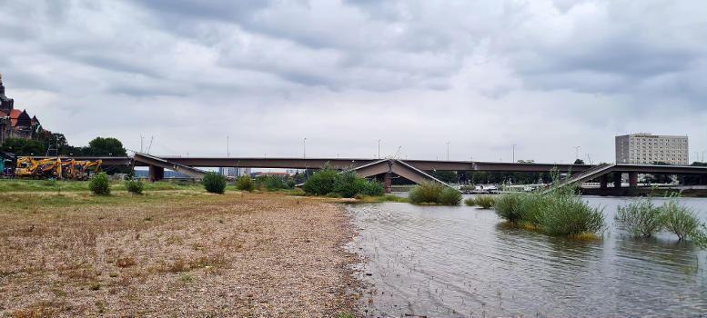 The Carola Bridge on the morning after the emergency explosive demolition