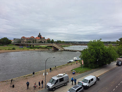 Dresden: eingestürzte Carolabrücke in Dresden.