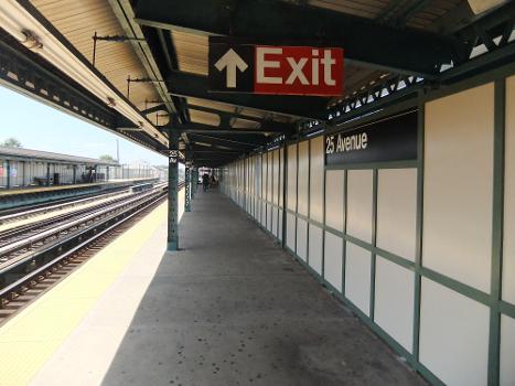 Manhattan bound platform at the 25th Avenue station