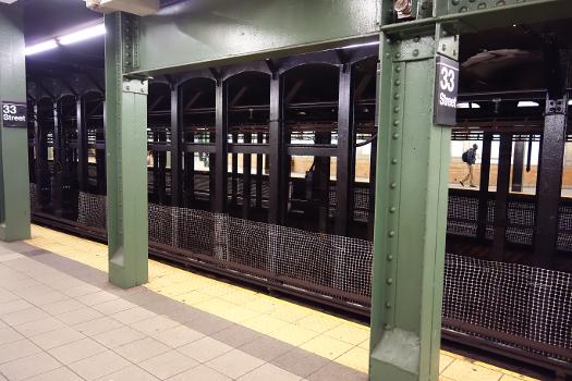 33rd Street Subway Station (Lexington Avenue Line):Exposed support beams on the Downtown platform of the 33rd Street IRT Lexington station, under Park Avenue and 33rd Street in Kips Bay / East Midtown, Manhattan.