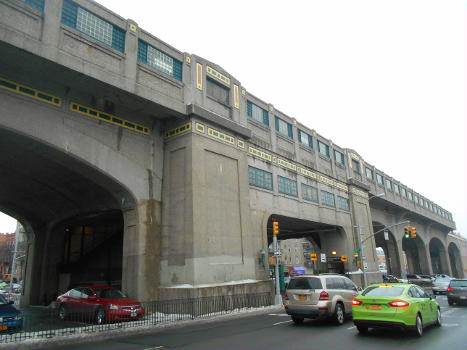 The elevated 40th Street station is located on the IRT Flushing Line at Queens Boulevard in Queens, New York.