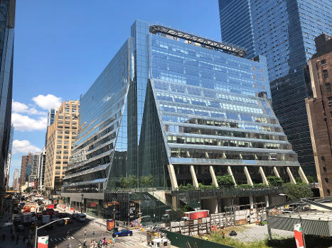 View of 5 Manhattan West from the High Line : Also known as 450 West 33rd Street and as the Westyard Distribution Center.