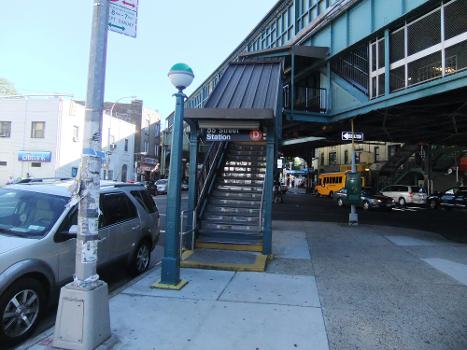 Stair at the SW corner of 55th Street and New Utrecht Avenue to the 55th Street station