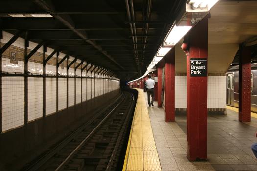 5th Avenue und Bryant Park U-Bahns Station in New York City