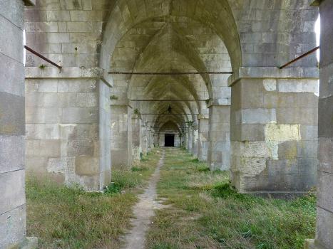 Arcades du pont suspendu de Tonnay-Charente, Saint-Hippolyte Charente-Maritime France