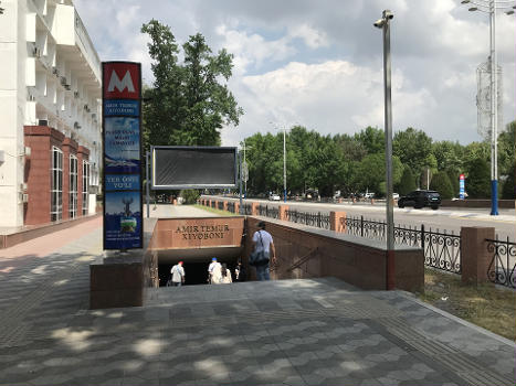 Station de métro Amir Temur Xiyoboni