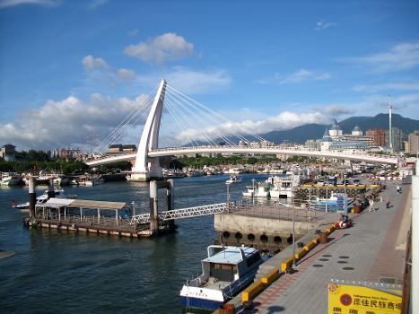 Tamsui Lover's Bridge