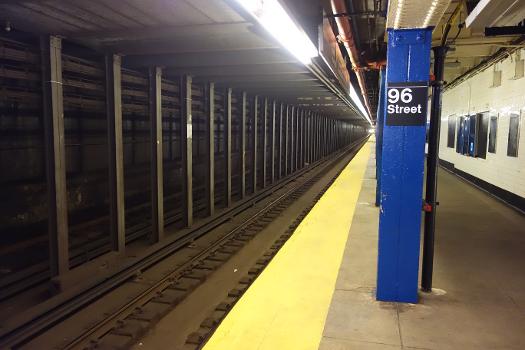 96th Street Subway Station (Eighth Avenue Line):Looking south down the Uptown local track from the north end of the Uptown platform on the upper level of the 96th Street IND 8th Avenue station, under Central Park West and West 97th Street in the Upper West Side, Manhattan. A B train is approaching.