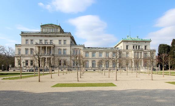 Villa Hügel, das ehemalige Wohnhaus der Krupp-Familie in Essen : Die Aufnahme zeigt die Südseite der Villa