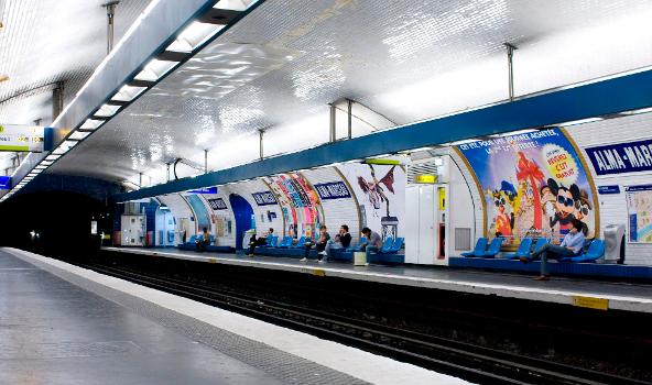 Metrobahnhof Alma - Marceau