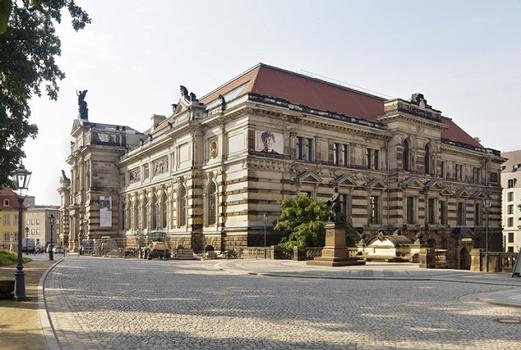 Das Albertinum in Dresden; Blick von der Brühlschen Terrasse