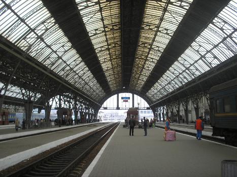 Innenansicht des Bahnhofs in Lviv (Lemberg)