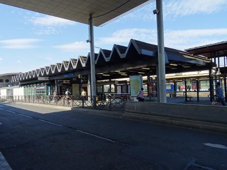 Bâtiment voyageurs de la gare d'Argenteuil